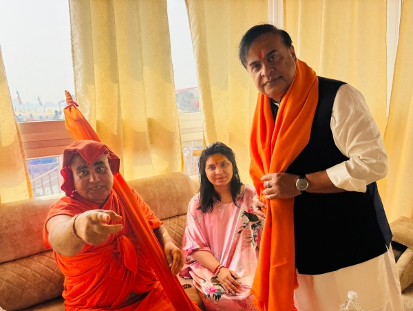 Assam CM takes blessings from Shankaracharya Adhokshajananda