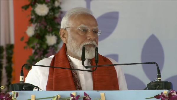 Prime Minister Narendra Modi addressing a public meeting in Bhagalpur, Bihar on Monday