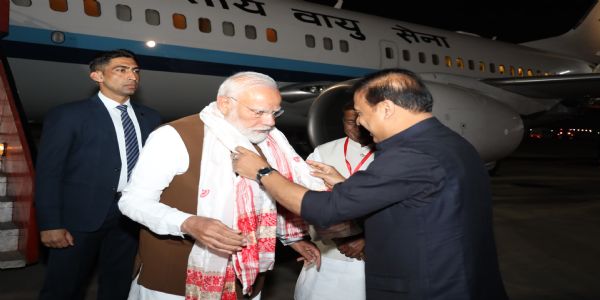 PM Modi arrives in Guwahati, CM Sarma welcomes at LGBI airport