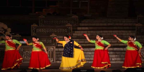 Beauty of acting and pure Kathak showcases in Khajuraho Dance Festival