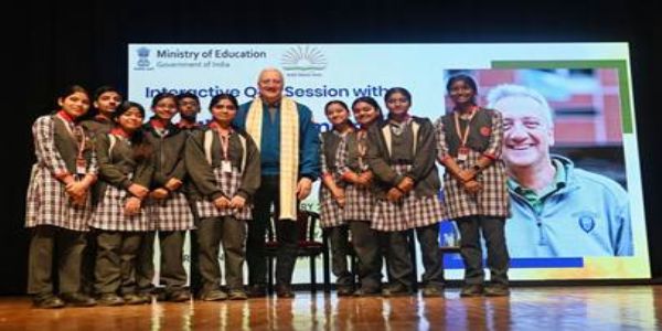 NASA veteran Mr. Mike Massimino interacts with PM SHRI Kendriya