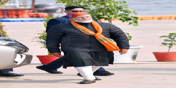 PMModi returns sans-visit to Bade Hanuman Temple & Akshay Vat