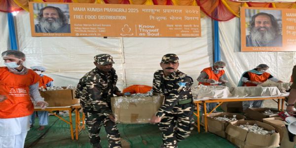 VishwaManav Roohani Kendra providing free services to Maha Kumbh pilgrims 