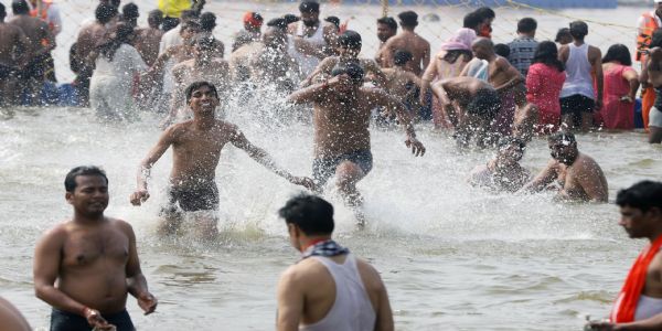 Pilgrimscount taking holy plunge in Mahakumbh’s Triveni-Sangam breaches whopping 40 crmark 