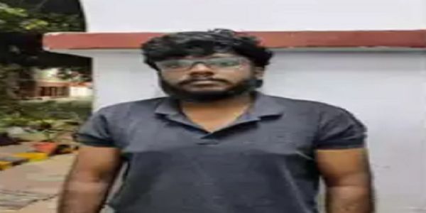 Coimbatore man blackmails estranged lover with private pics held