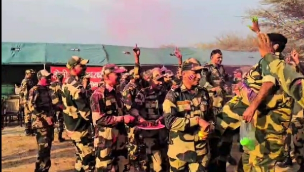 In Jaisalmer, the Border Security Force personnel celebrated Holi.