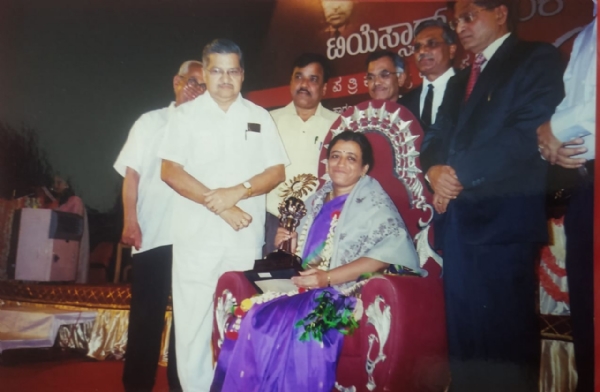 Bayala Beragu by Late Mrs Sumangala Mummigatti Bags Best Novel Award