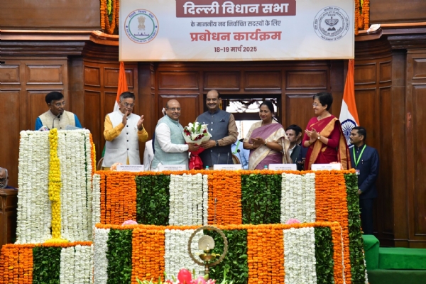 Om Birla welcomed at Delhi Assembly