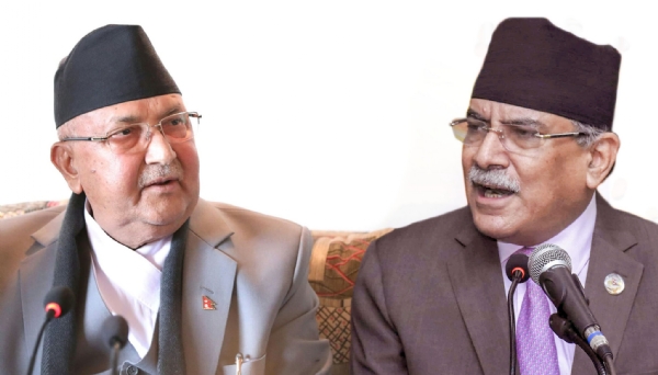 Prime Minister KP Sharma Oli and former Prime Minister Prachanda.(File photo)