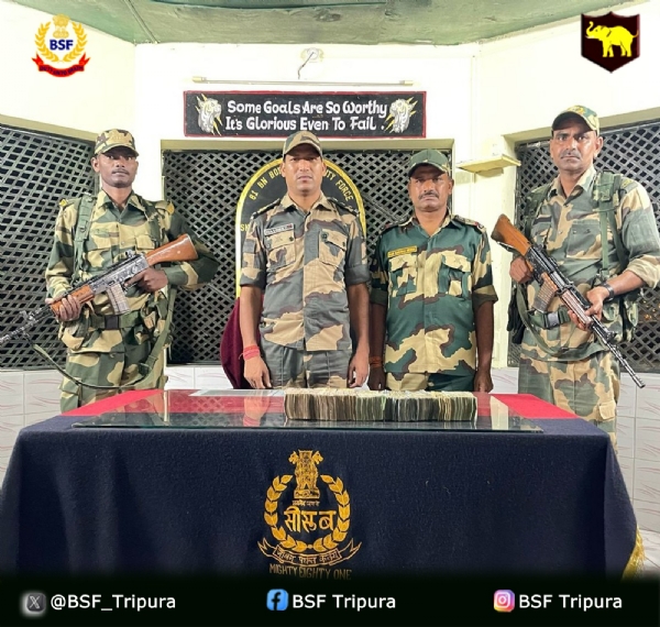 बीएसएफ द्वारा सीमा पर जब्त किए मादक पदार्थों तथा बांग्लादेशी मुद्रा की तस्वीर।