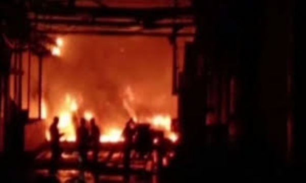 Virudhunagar Firecracker Godown Blast Triggers Fire, Causes Panic Virudhunagar Firecracker Godown Blast Triggers Fire, Causes Panic