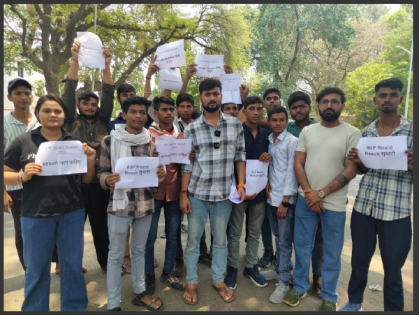 PW faculties met students in Prayagraj