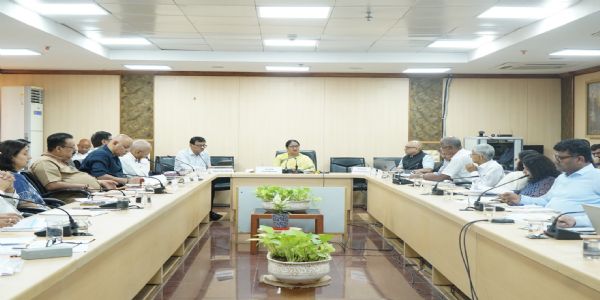 (Update) Delhi CM Reviews Emergency Preparedness at High Level Meeting