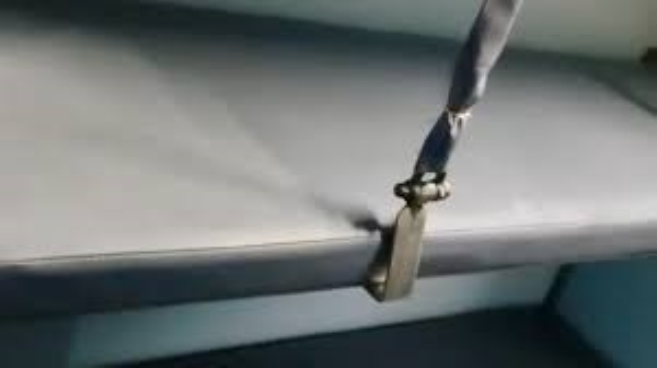 Middle Berth Crashes on Sleeping Woman in Palghat Express, No First Aid Kit Found Middle Berth Crashes on Sleeping Woman in Palghat Express, No First Aid Kit Found