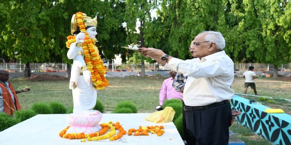 Establishment of trinity of medical science: Statues of Bhagwan Dhanvantari, Acharya Sushrut and Acharya Charak installed at Motilal Nehru Medical College