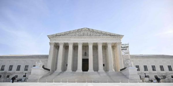 Top Court Deals Blow to Trump Administration, Halts Deportation of Venezuelans