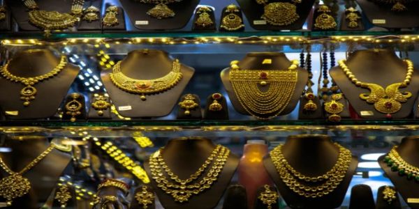 Jewelry market rises with gold and silver prices