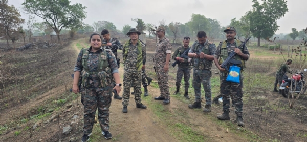 The SP is camping in the jungle with the soldiers.