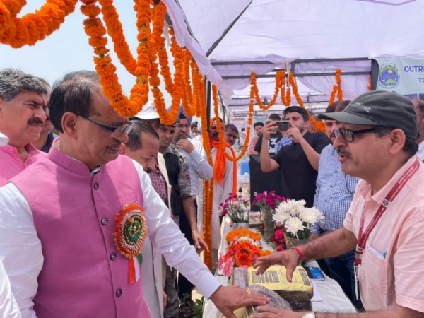 Shiv Raj Singh Chouhan visits R. S. Pura Jammu, participates in Viksit Krishi Sankalp Abhiyan event.