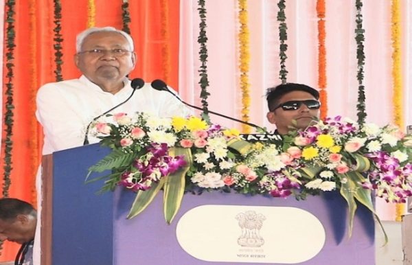 Chief Minister Nitish Kumar addressing the rally in Bikramganj.