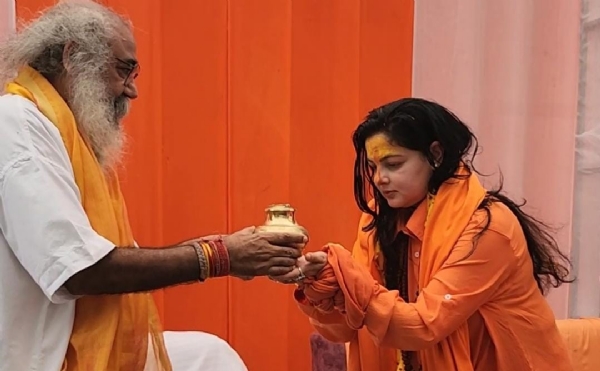 Mamta Kulkarni participating in Shiladan program at Kalki Dham