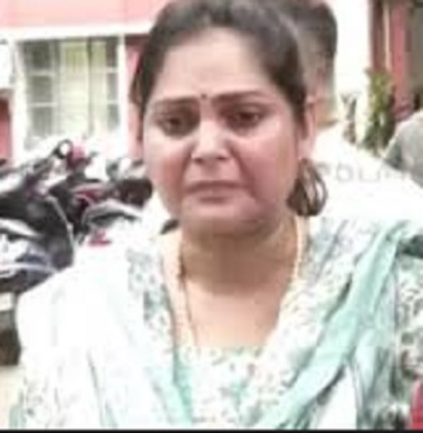 TV Actor Roja Shree Booked for Obstructing Police on Duty
