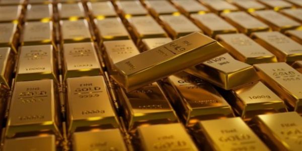 Gold prices drop by ₹770 per 10 grams; silver stable