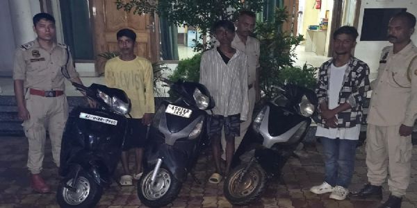 Three wanted thieves nabbed with stolen scooters