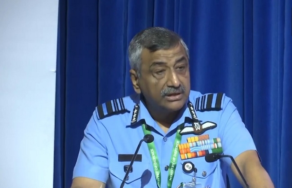 Air Marshal Ashutosh Dixit, Deputy Chief of the Air Force, addressing the seminar.