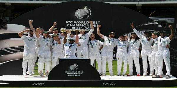 Social media buzzes with accolades for South Africa