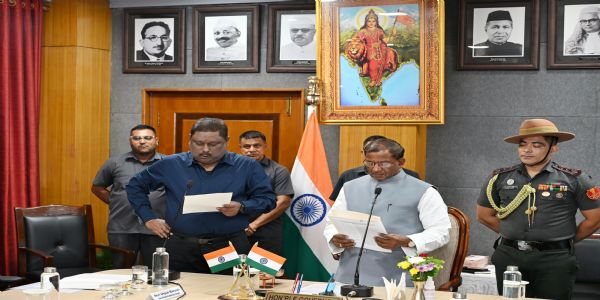 Governor administered oath to State Information Commissioner