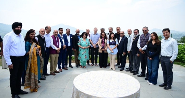 Omar Abdullah Meets Tour Operators, Discusses Measures To Promote Tourism In J&K