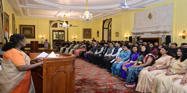Probationers from various services meet with President Murmu