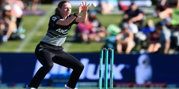 Bree Illing, Bella James secure maiden NZ central contracts