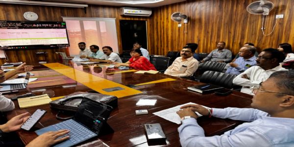 Minister reviewed progress on industry budget implementation
