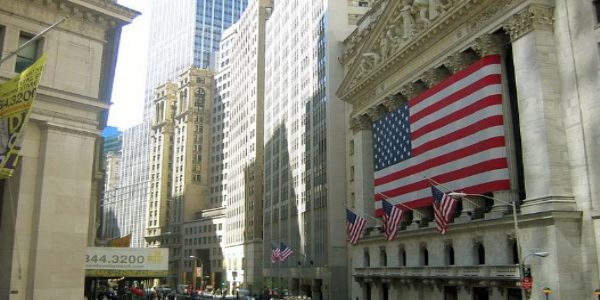 Mixed signals from global market, upward trend in Asian market