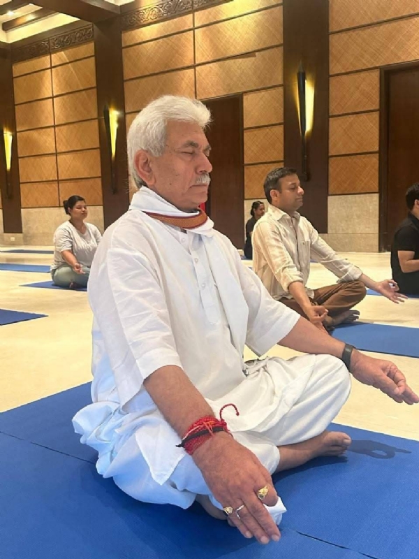 LG Sinha Joins Yoga Enthusiasts To Celebrate International Day Of Yoga 2025