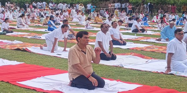 Make yoga integral part of your life and inspire others to do same: Energy Minister