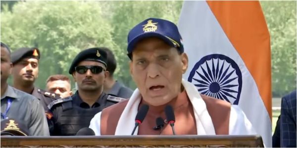 Rajnath Singh Briefed By Top Military Brass On Border Security, Arrangements For Amarnath
