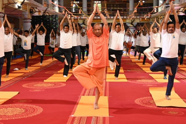 Chief Minister congratulated the people of the state on International Yoga Day