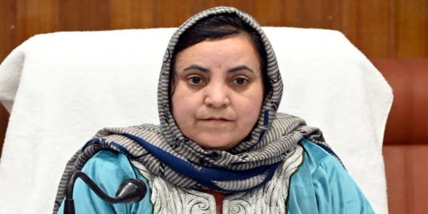 Sakeena visits Kulgam, lays foundation stone for PHC Pahloo building