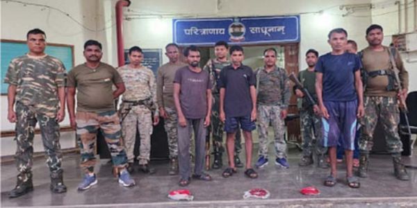 Five Naxalites arrested with explosives in Bijapur