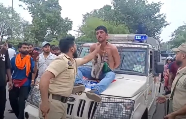 Thief Paraded On Streets With Garland Of Shoes In Jammu