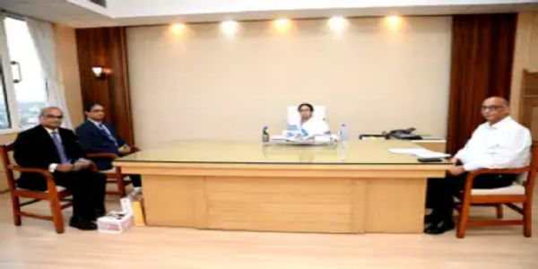 Mamata Banerjee Meets Bangladesh High Commissioner Amid Rising Concerns Over Tagore Estate Attack, Border Infiltration