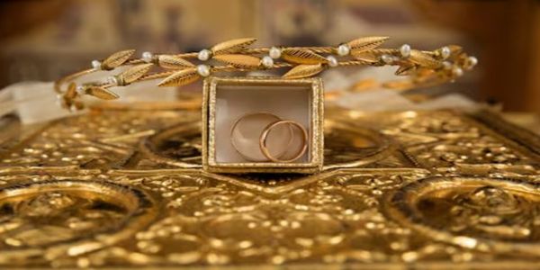 Domestic bullion market experiences significant decline in prices