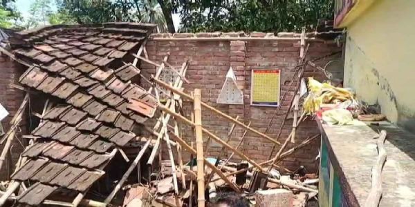 Tile roof collapses during class, eight children injured