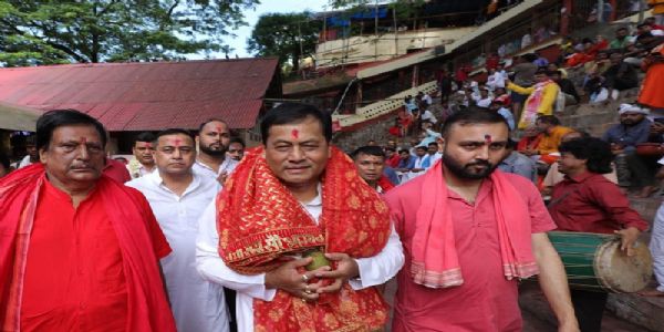 Union Minister Sonowal Offers Prayers at Maa Kamakhya Dham
