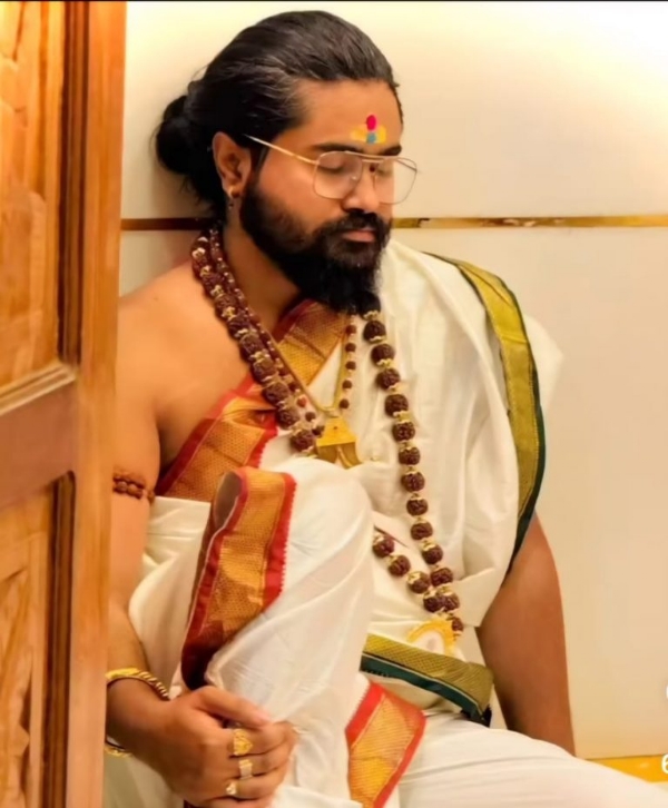 Prasad Bhimrao Tamdar, owned an ashram in the Bavdhan region