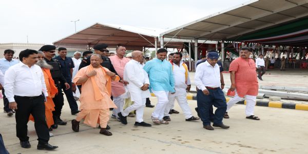 Yogi keeping officials on tenterhooks ahead of Prez visir, seeks no-holds-barred prep
