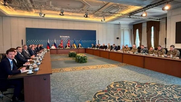 Russian and Ukrainian delegations attend talks in Istanbul, 2 June, 2025